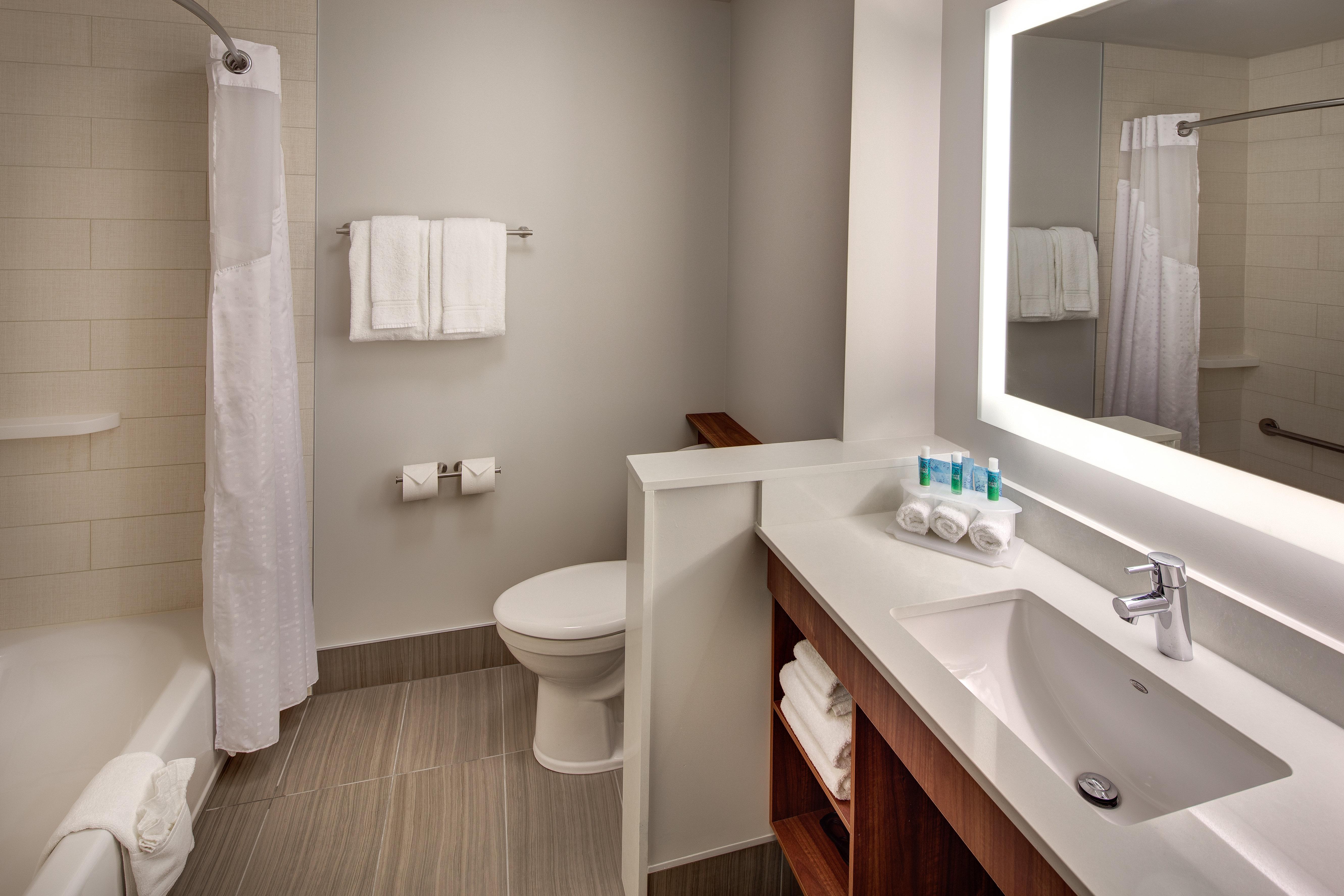 Holiday Inn Express & Suites Terrace By Ihg Buitenkant foto