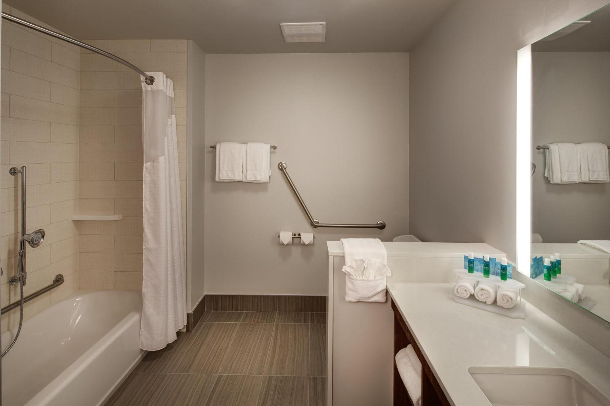 Holiday Inn Express & Suites Terrace By Ihg Buitenkant foto