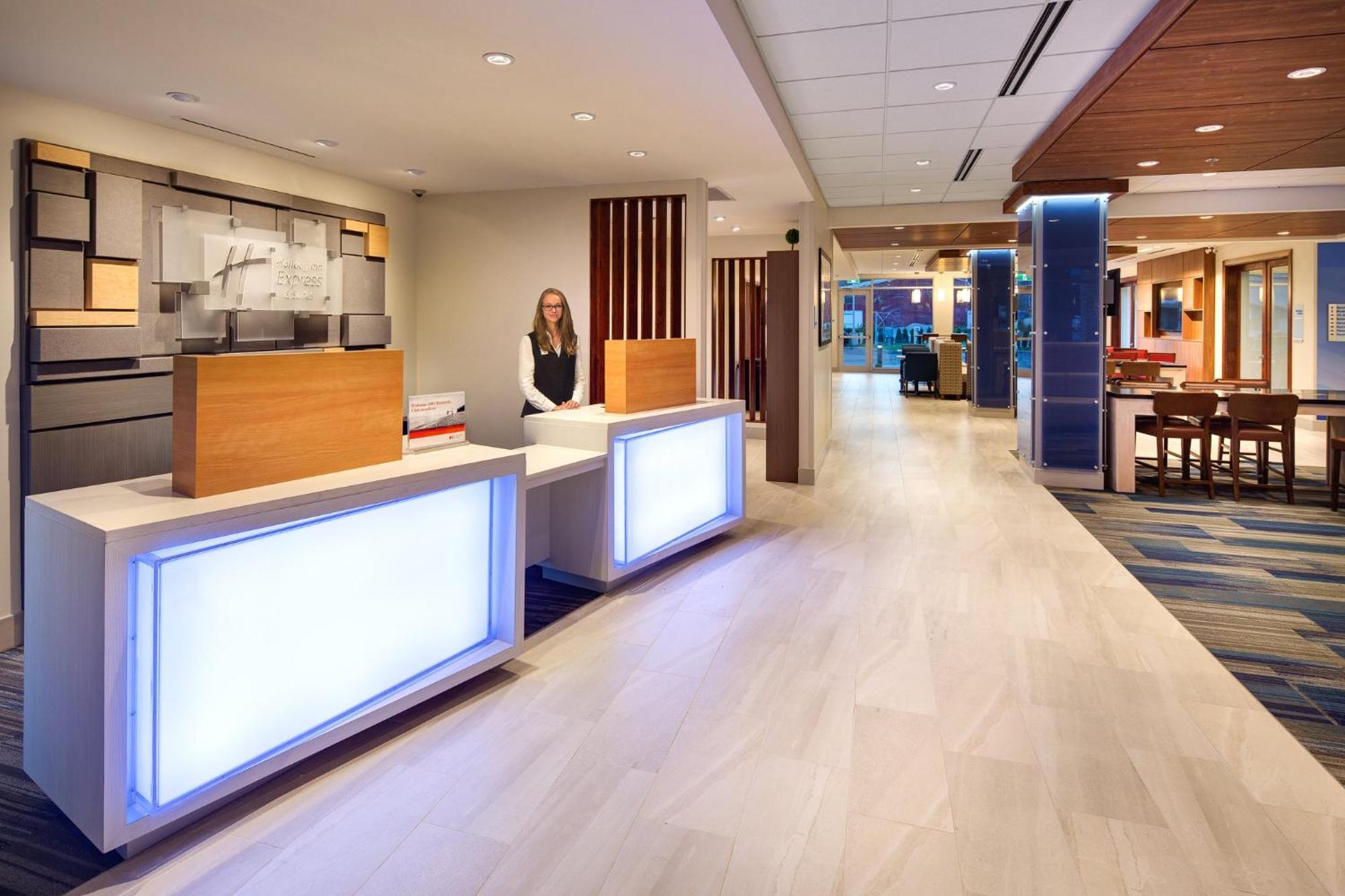 Holiday Inn Express & Suites Terrace By Ihg Buitenkant foto