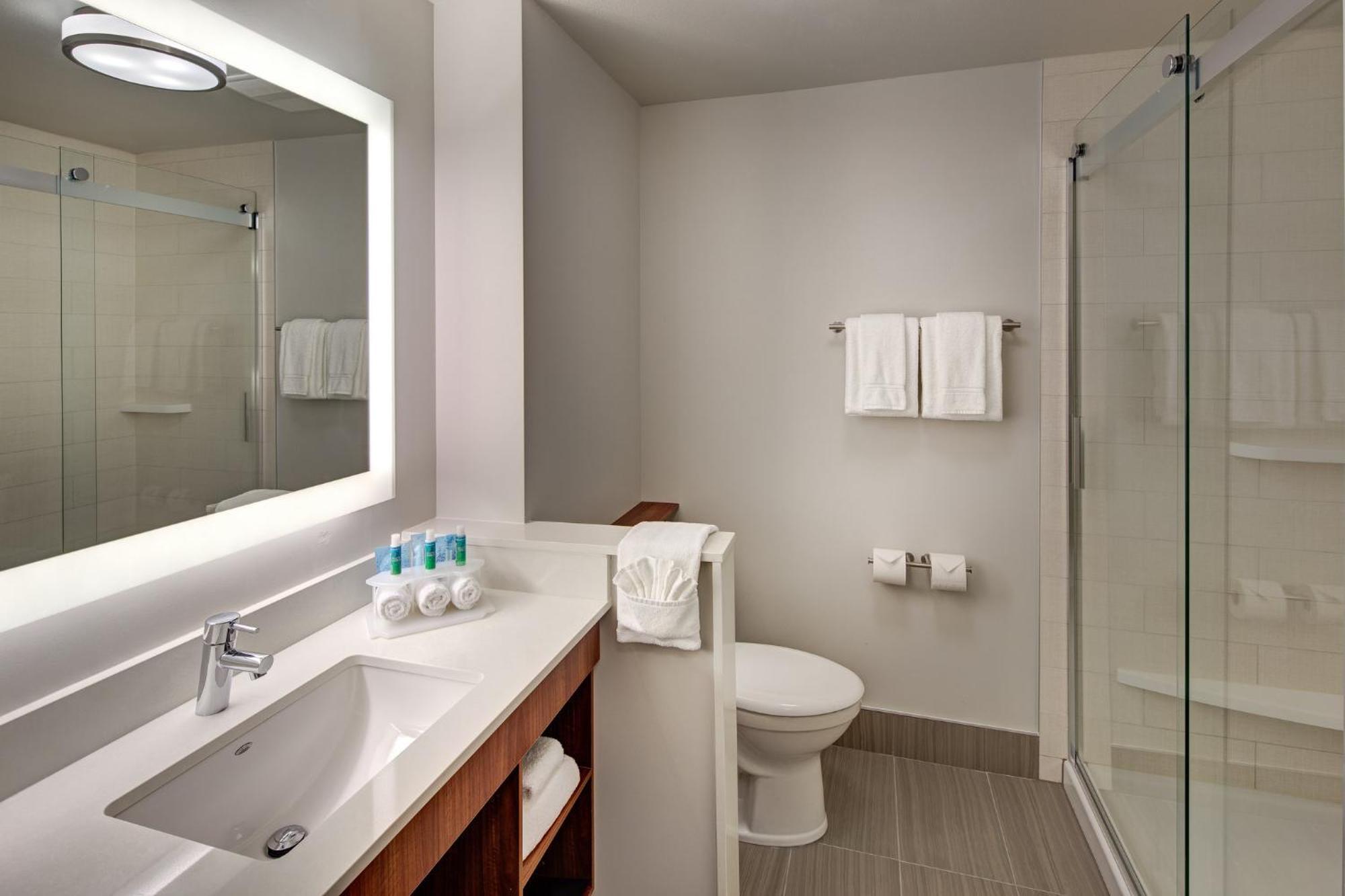 Holiday Inn Express & Suites Terrace By Ihg Buitenkant foto