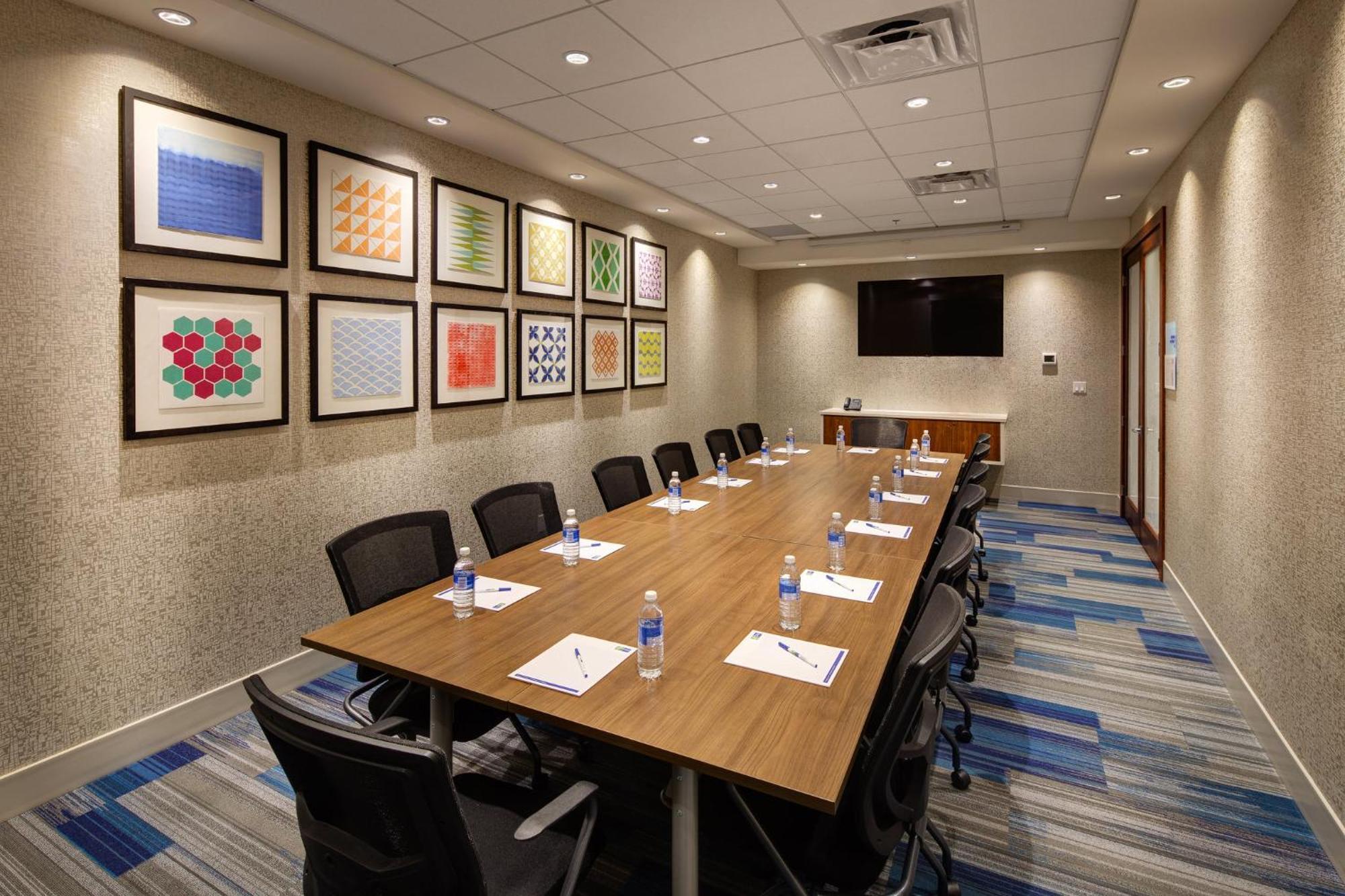 Holiday Inn Express & Suites Terrace By Ihg Buitenkant foto