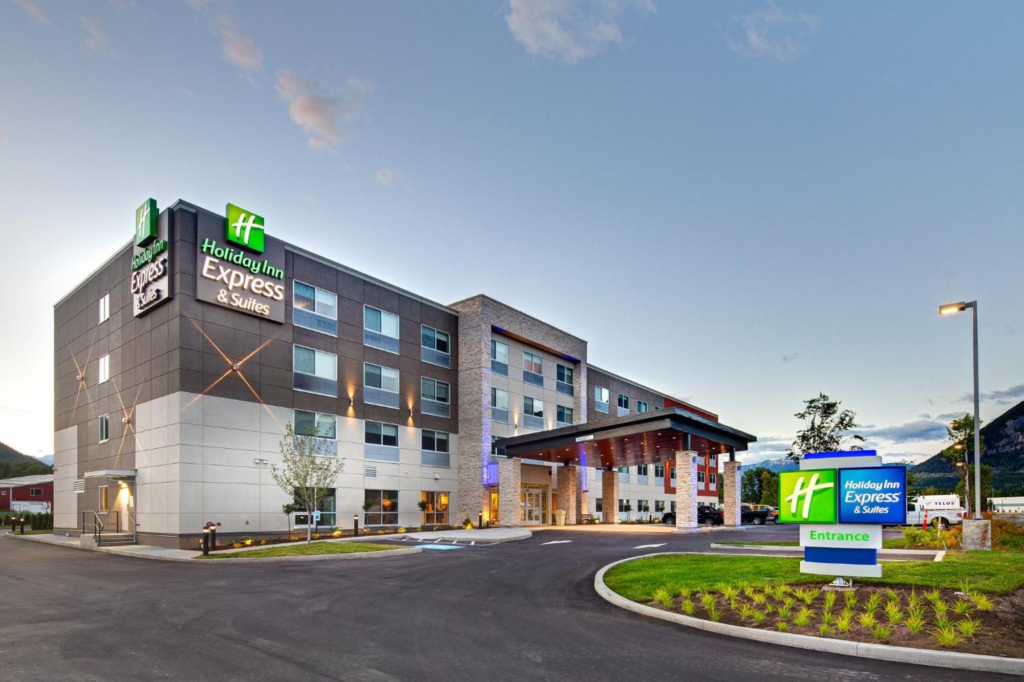 Holiday Inn Express & Suites Terrace By Ihg Buitenkant foto