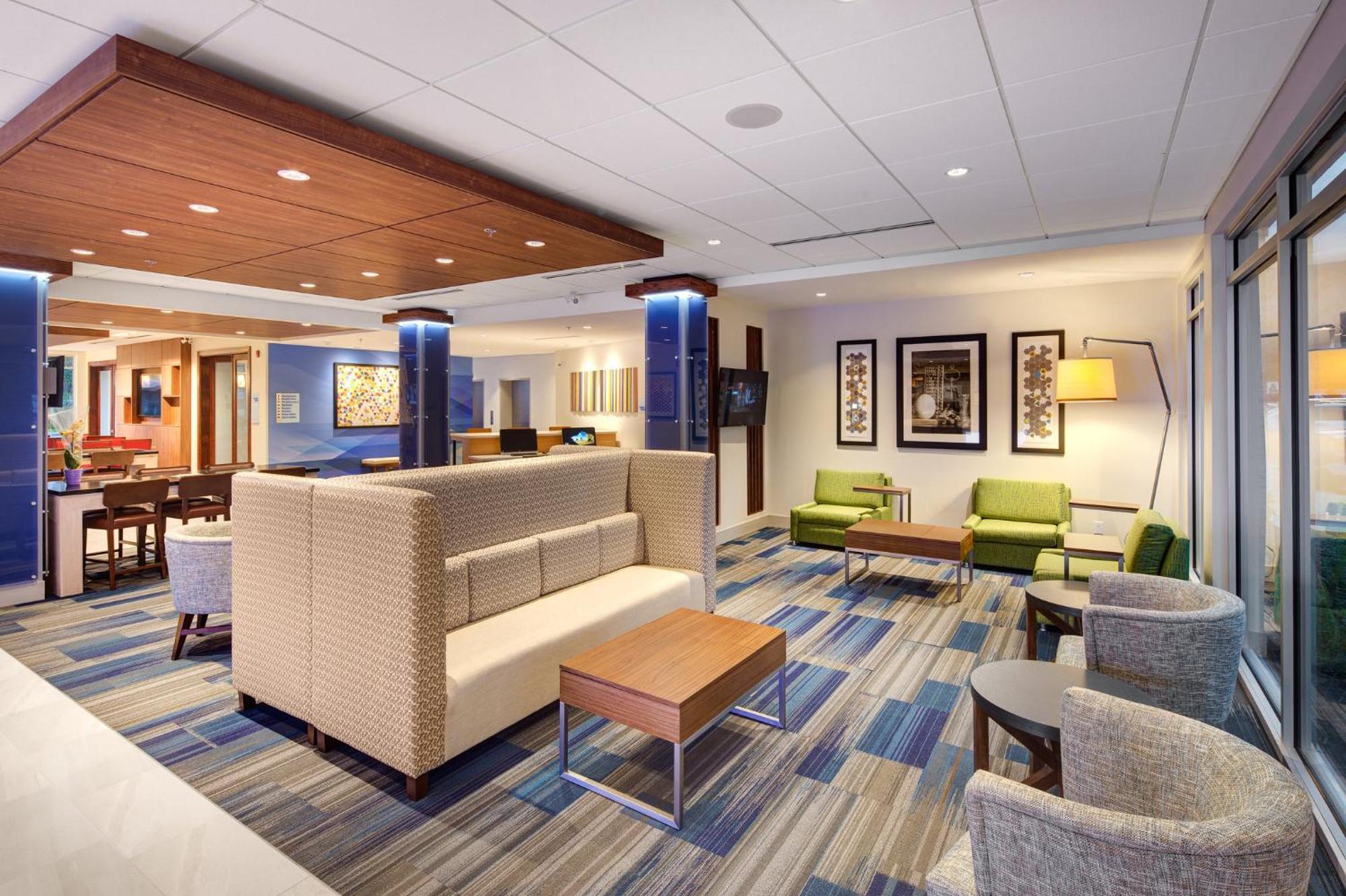 Holiday Inn Express & Suites Terrace By Ihg Buitenkant foto
